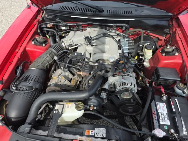 Used 2004 Torch Red Ford V6 image 28