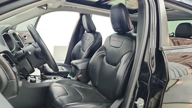 Used 2019 Black Jeep Trailhawk image 20