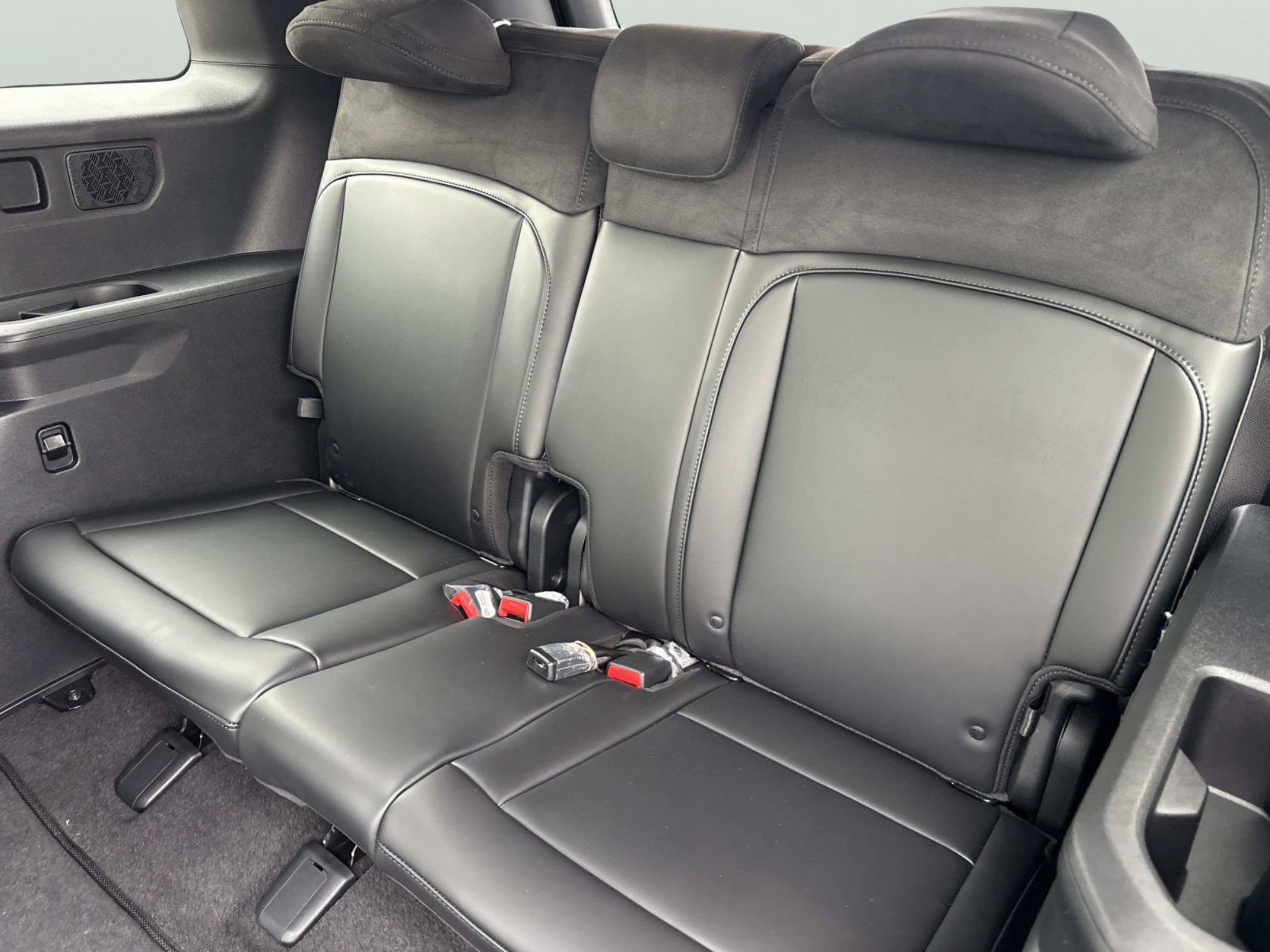 New 2027 Ebony Black Kia X-Pro SX-Prestige image 16