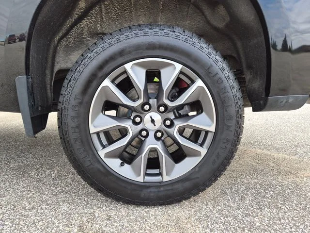 Used 2022 Black Chevrolet RST image 9