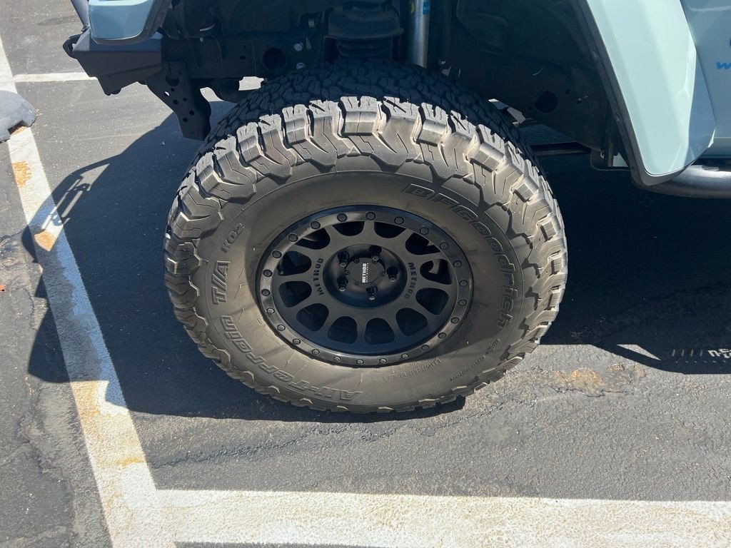 Used 2024 Earl Clearcoat Jeep Sport S image 5