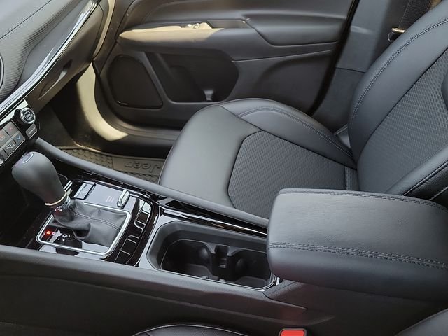 New 2026 Fathom Blue Pearl Coat Jeep Latitude image 20