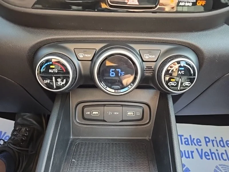 Used 2022 Silver Hyundai SEL image 17