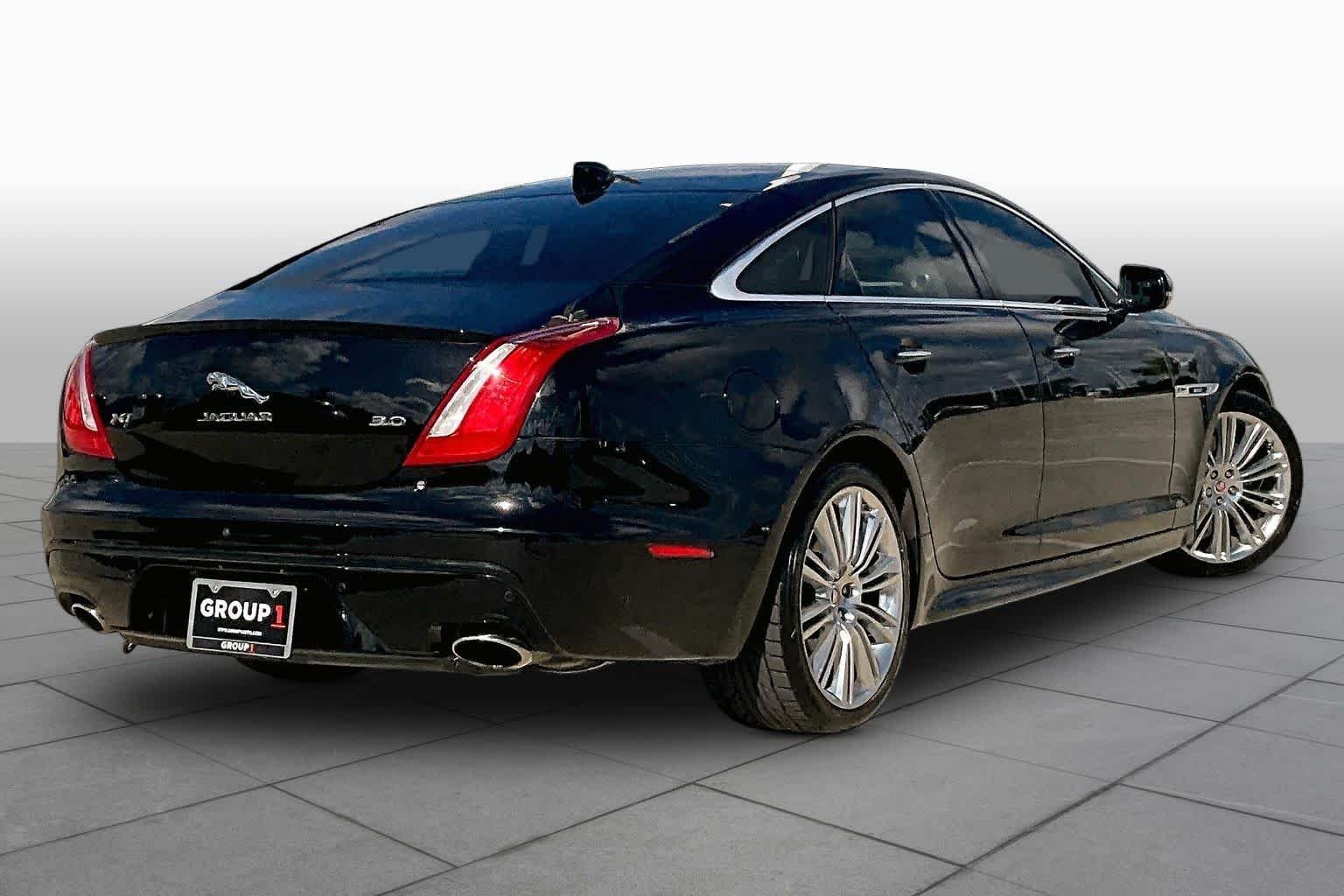 Used 2017 Ultimate Black Metallic Jaguar XJ R-Sport image 12