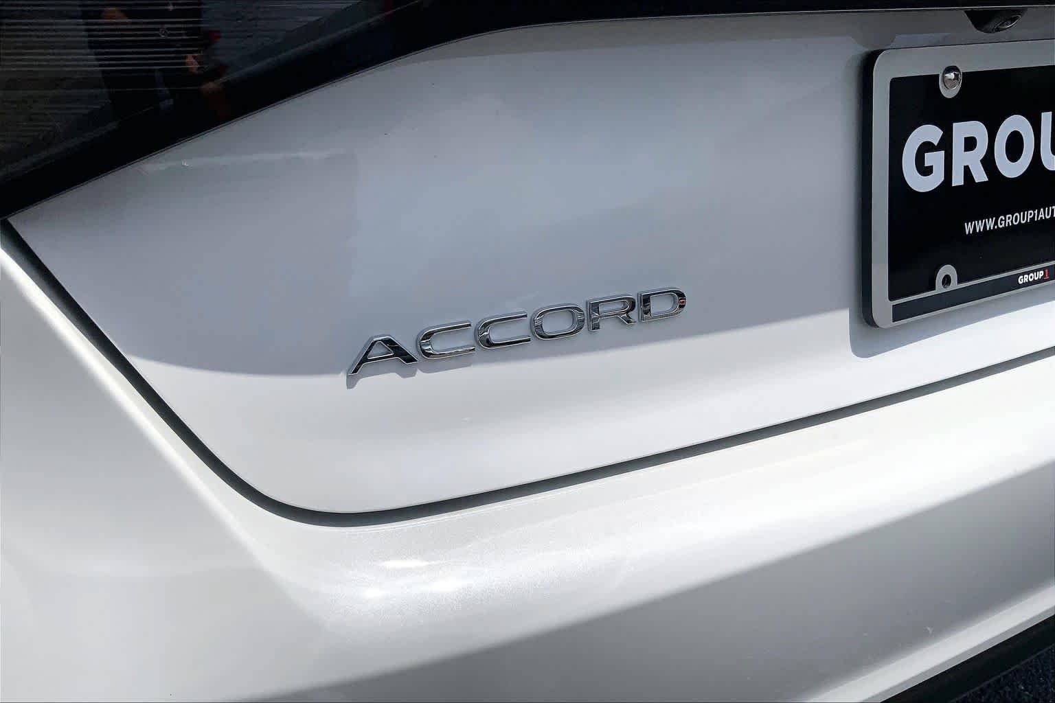 New 2026 Platinum White Pearl Honda SE image 15