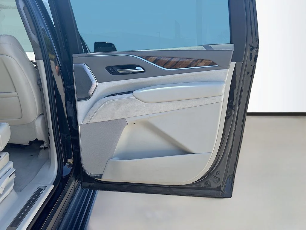 Used 2022 Black Cadillac Sport Platinum image 22