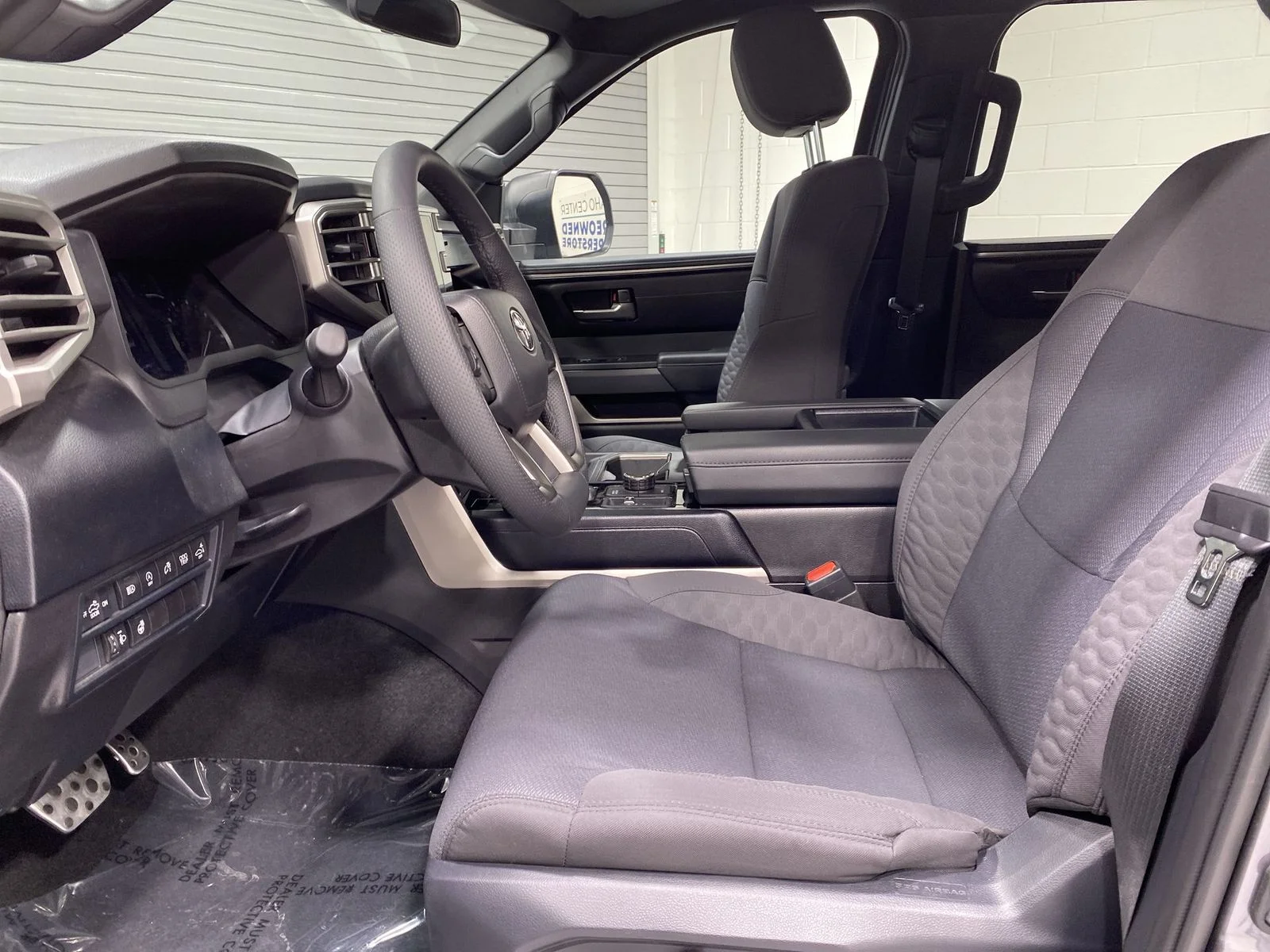 2025 Toyota Tundra SR5 - Photo 11