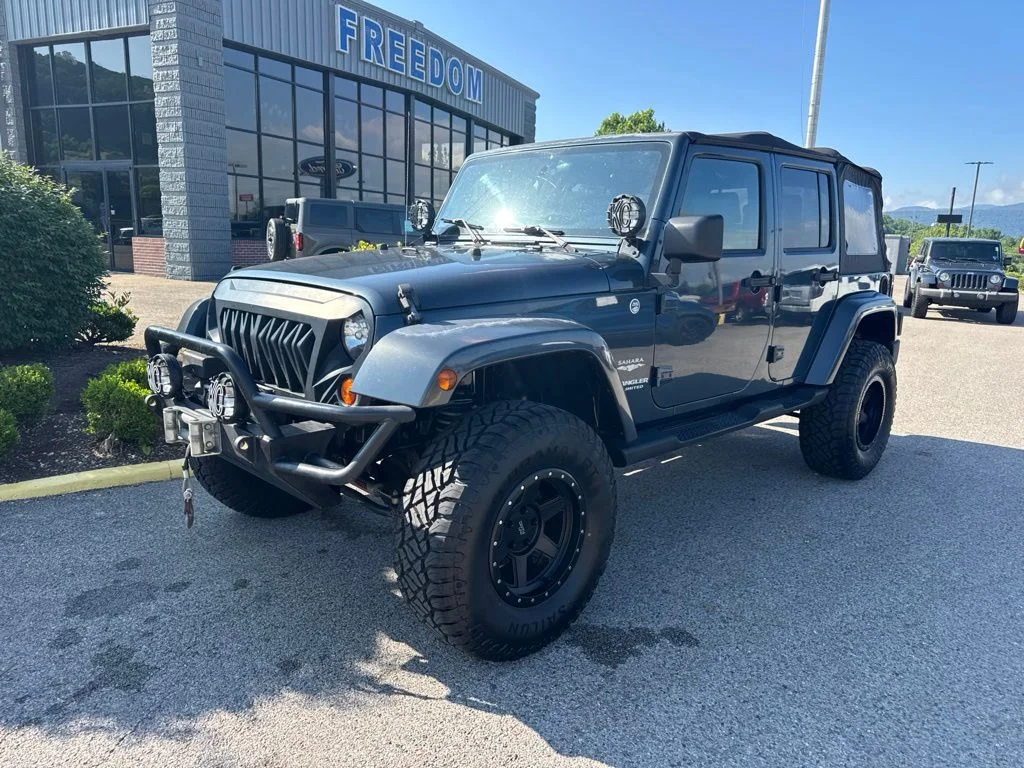 Used 2008 Jeep Wrangler Unlimited Sahara with VIN 1J4GA59168L543149 for sale in Wise, VA