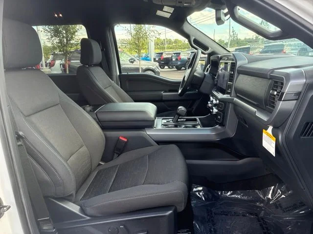 New 2026 Oxford White Ford XLT image 29