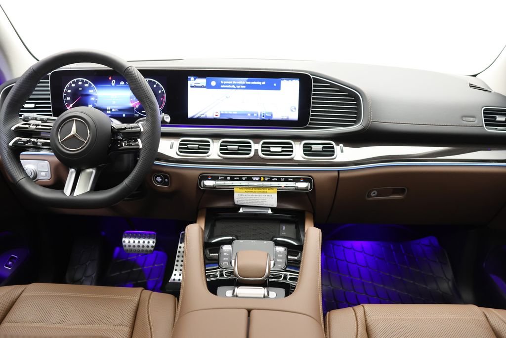 New 2026 MANUFAKTUR Moonlight White Metallic Mercedes-Benz GLS 450 image 17