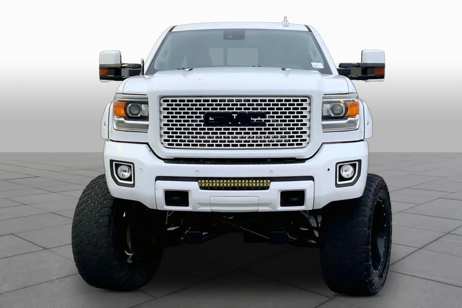 Used 2016 Summit White GMC Denali image 4