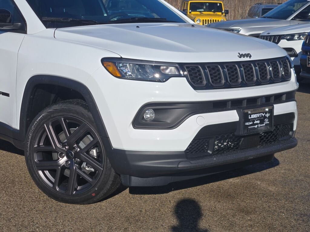 New 2026 Bright White Clear-Coat Exterior Paint Jeep Latitude image 3