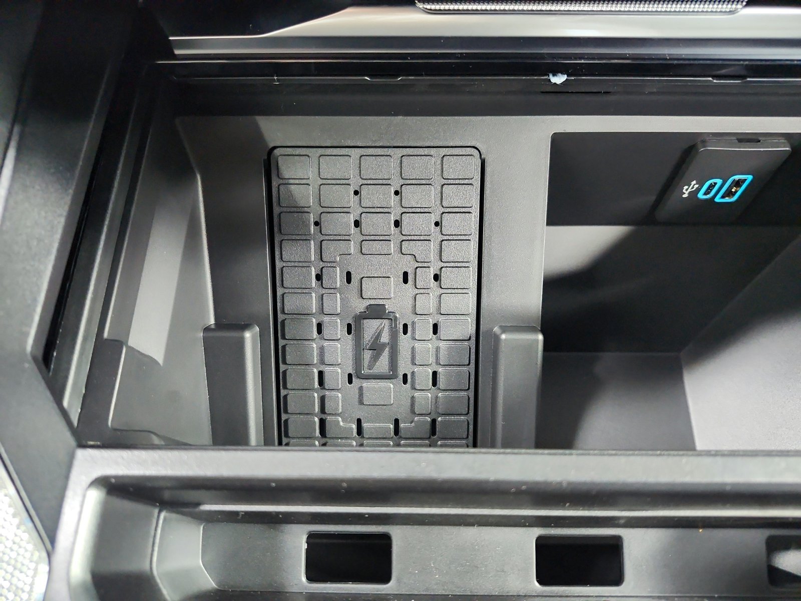 New 2027 Carbonized Gray Metallic Ford F-250® Platinum® image 34