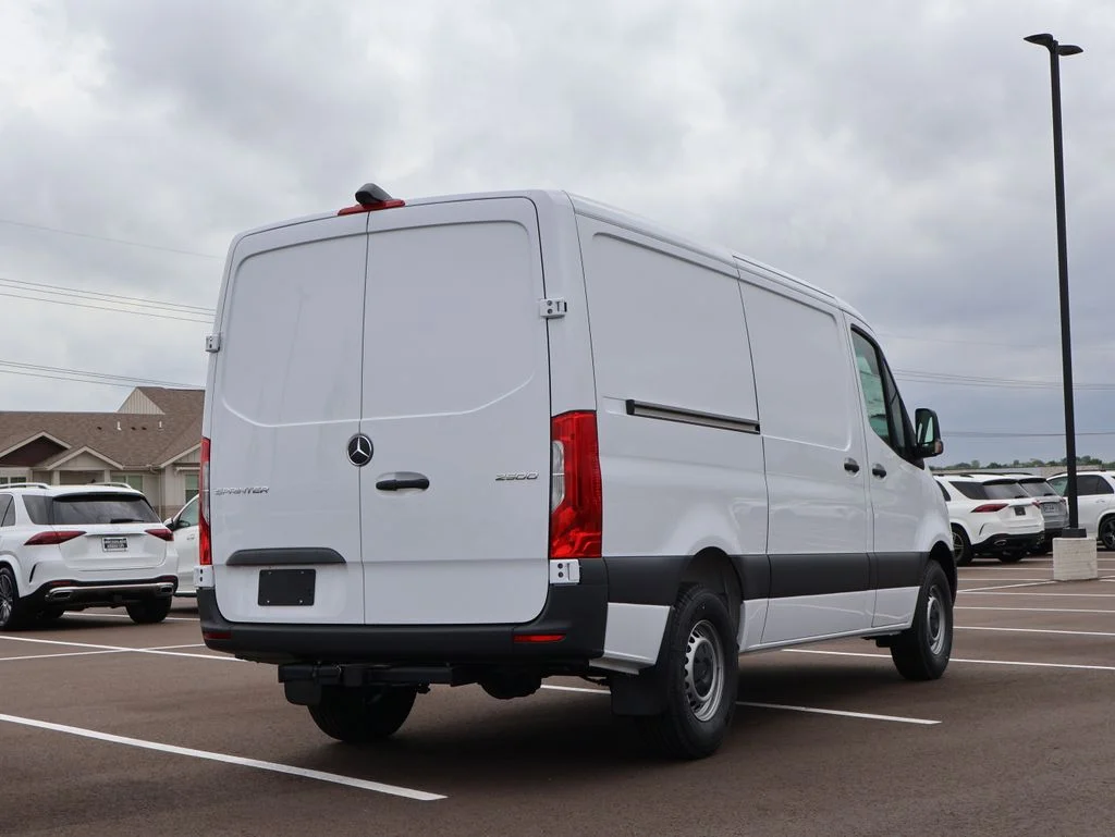 New 2026  Mercedes-Benz Cargo 144 WB image 5