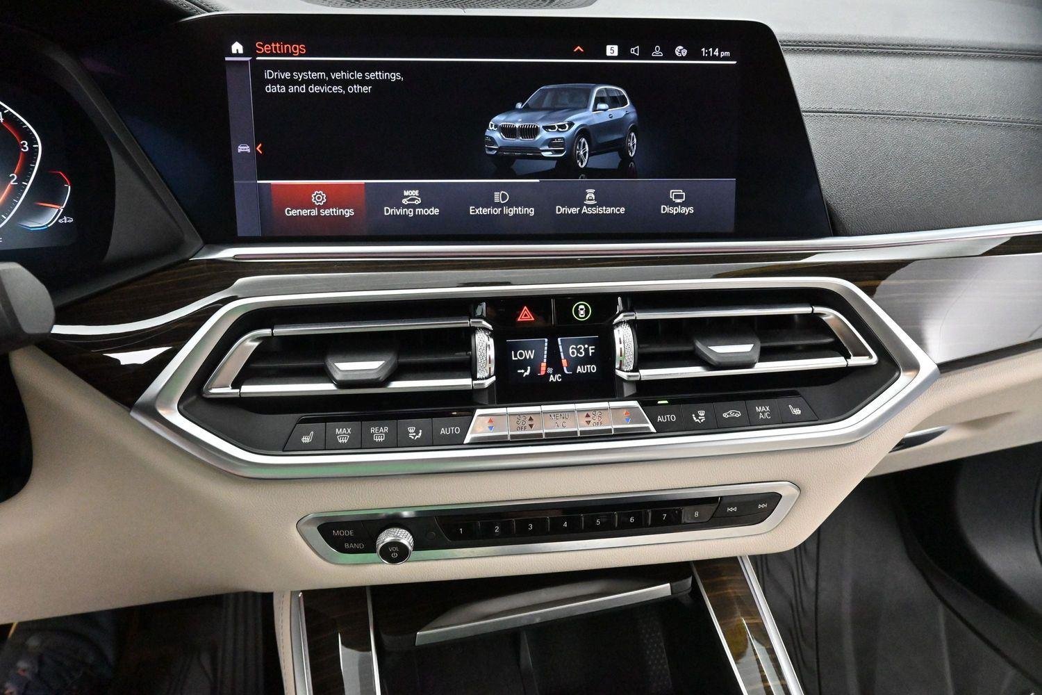 Used 2019 Arctic Gray Metallic BMW xDrive40i image 25