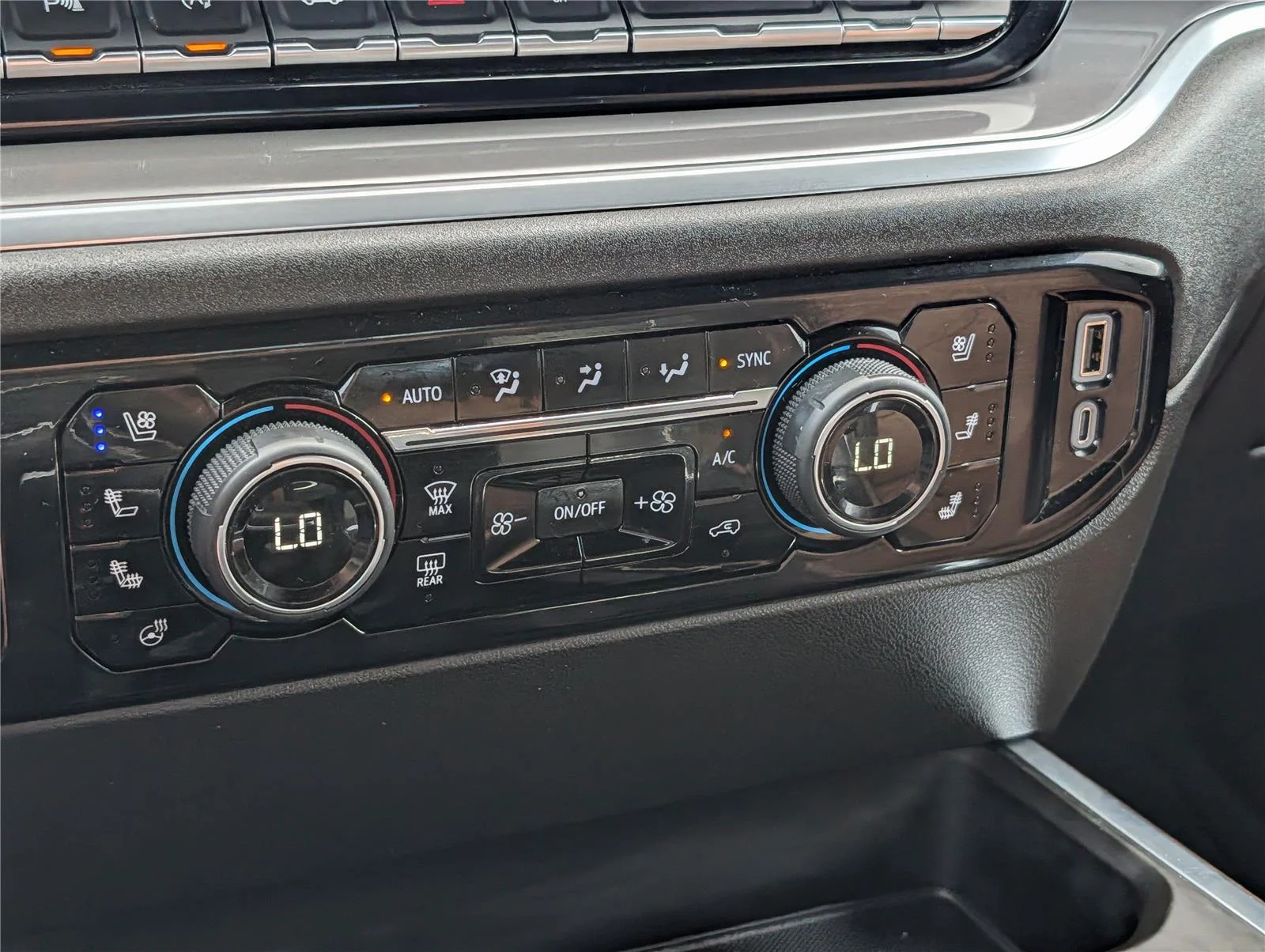 Used 2025 Sterling Gray Metallic Chevrolet High Country image 19