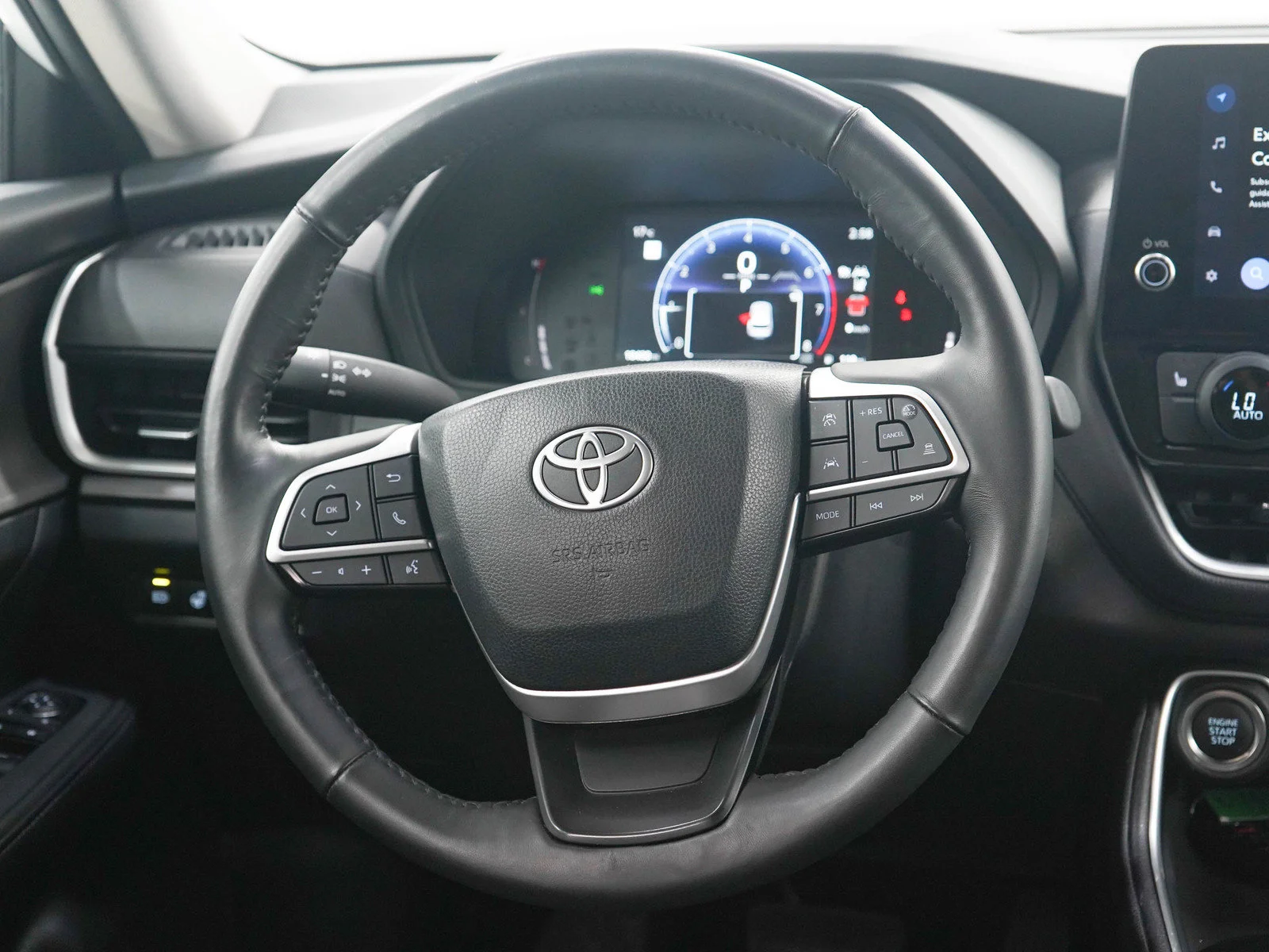 Used 2025  Toyota XLE image 17