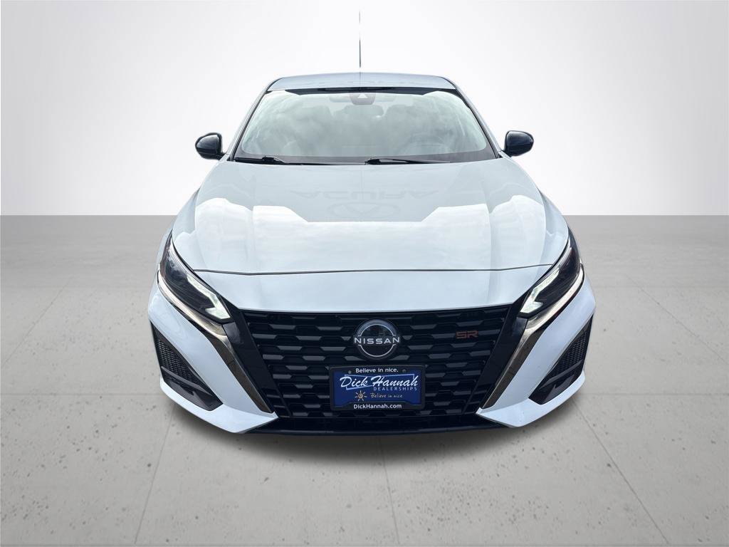 Used 2024 White Nissan 2.5 SR image 3