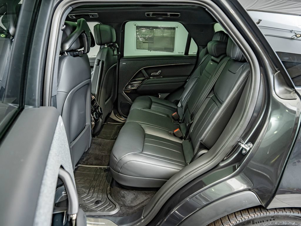 New 2026 Carpathian Grey Land Rover Dynamic SE image 33