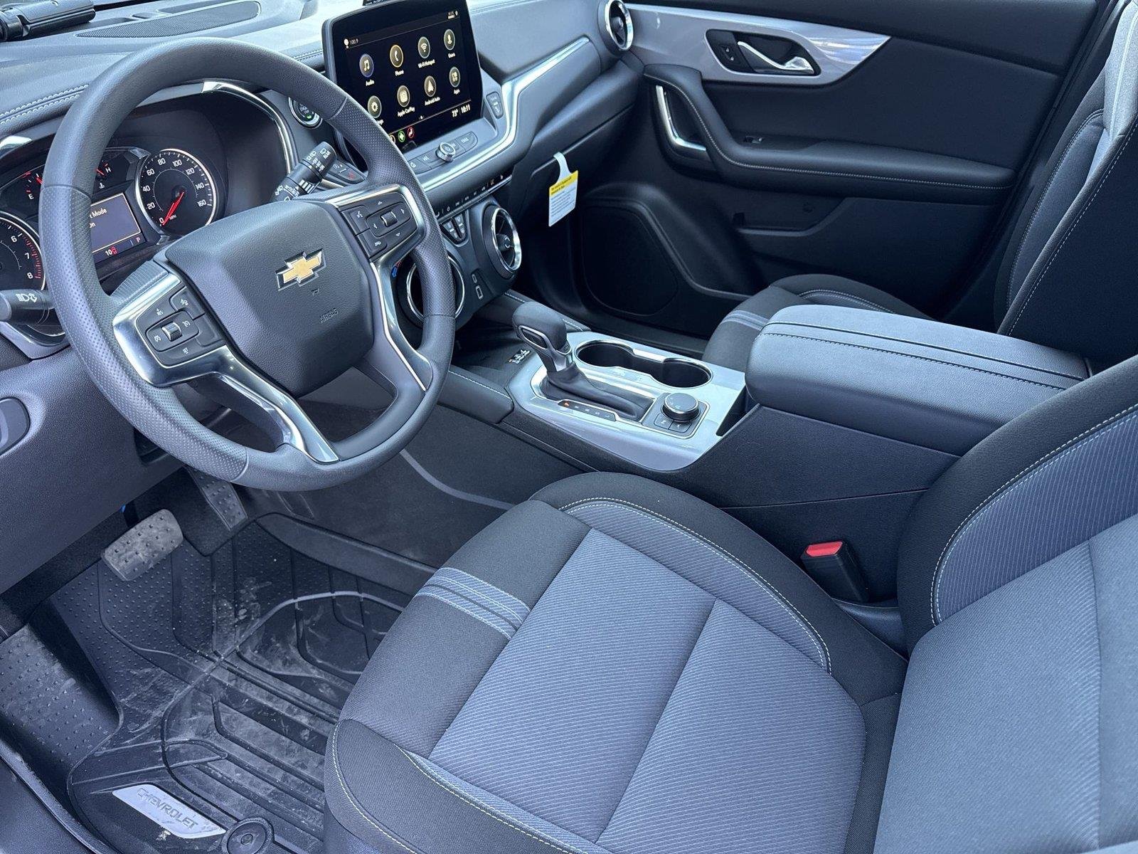 New 2026 Summit White Chevrolet 2LT image 10