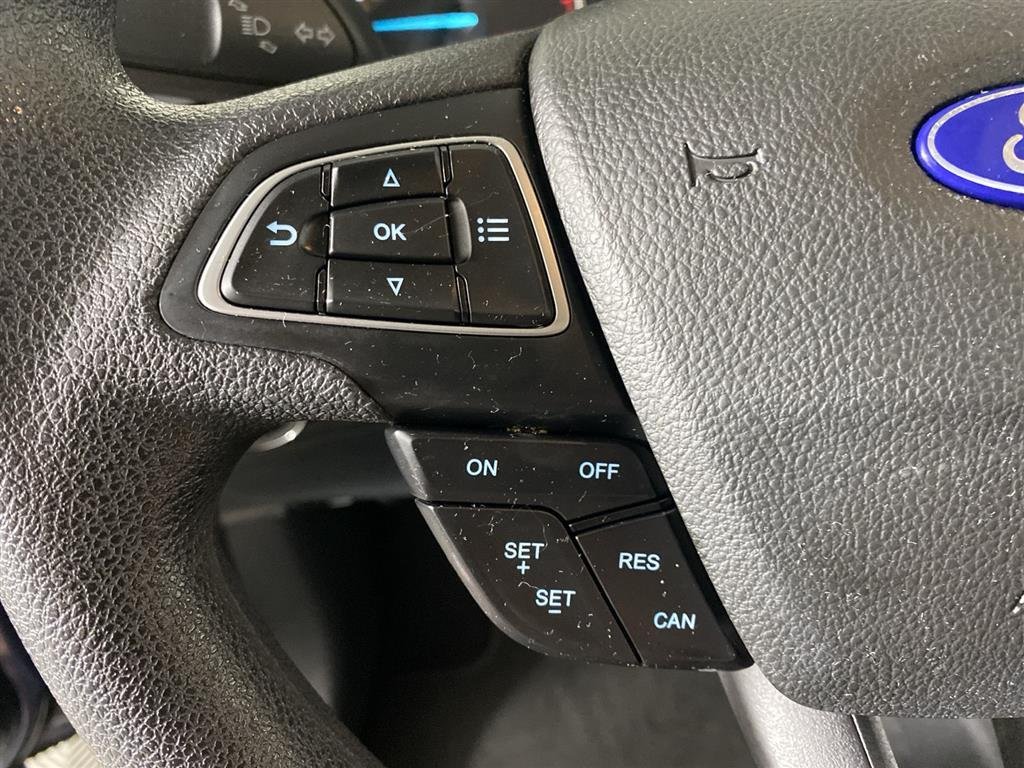 Used 2022 Blue Ford SE image 17