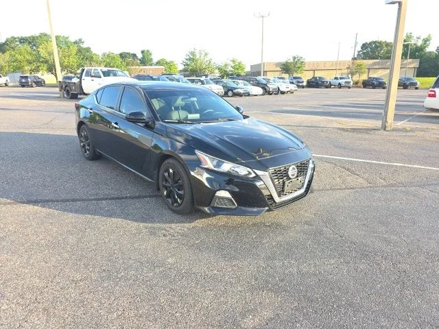Used 2020 Black Nissan 2.5 S image 1
