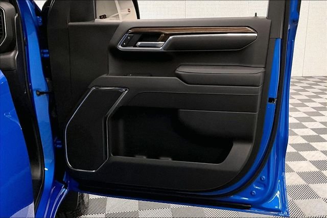 Used 2025 Riptide Blue Metallic Chevrolet LT image 21