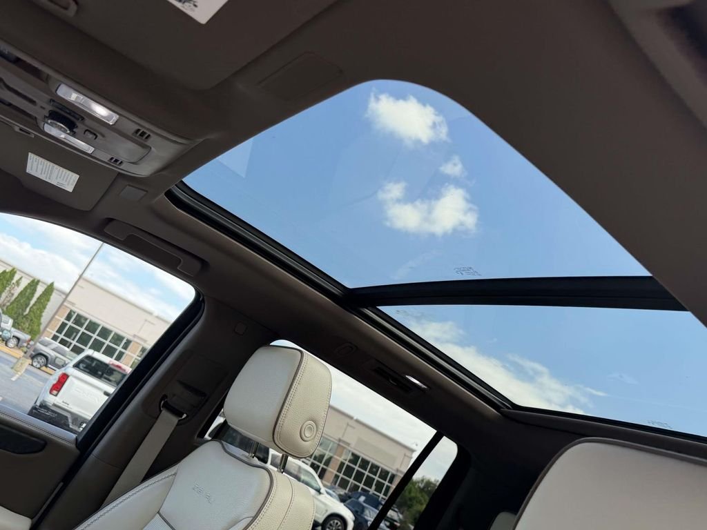 Used 2025 Blue GMC Denali image 19