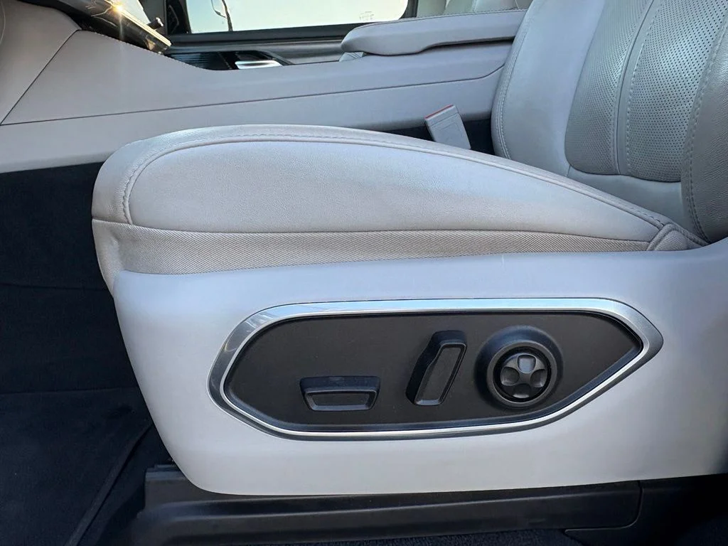 Used 2023 Silver Jeep Series II image 10