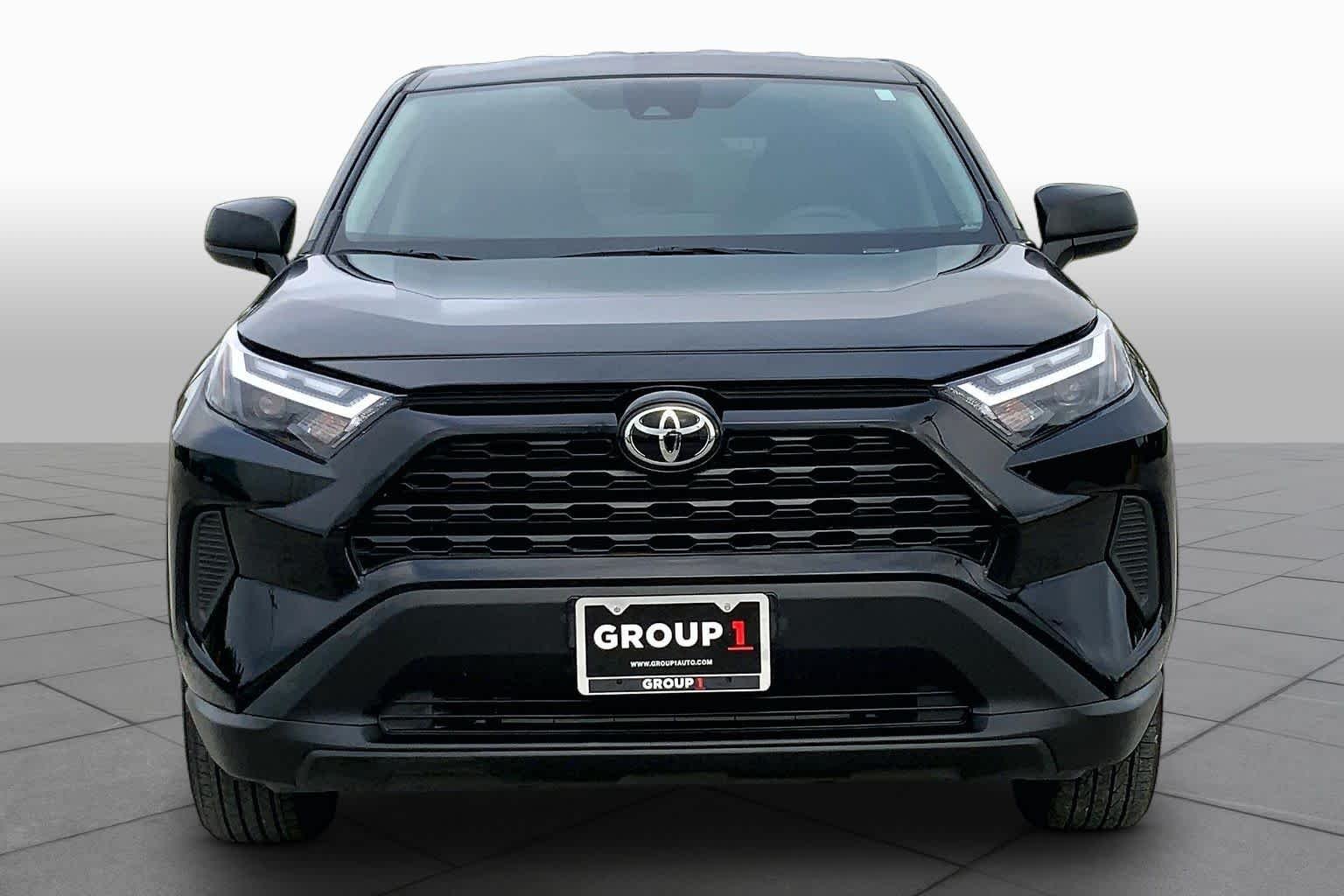 Used 2025 Midnight Black Metallic Toyota LE image 4
