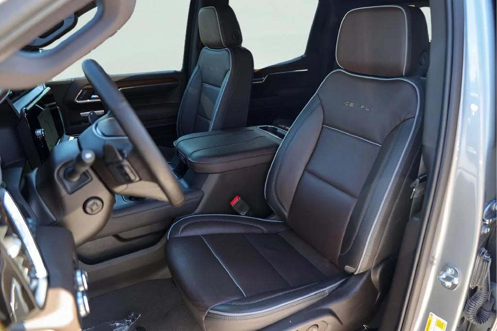 Used 2023 STERLING METALLIC GMC Denali image 10