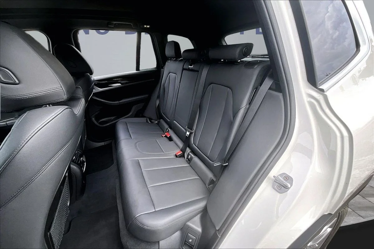 Used 2019 White BMW xDrive30i image 22