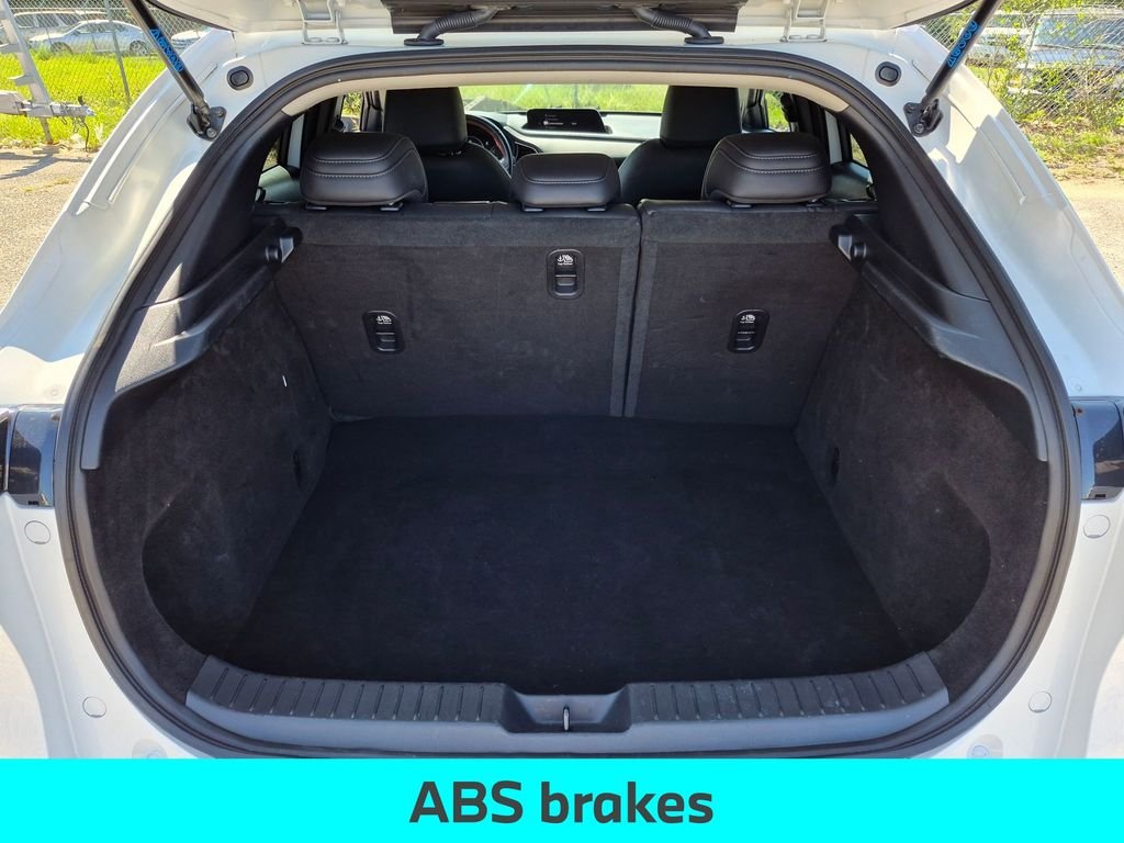Used 2021 White Mazda Turbo image 30