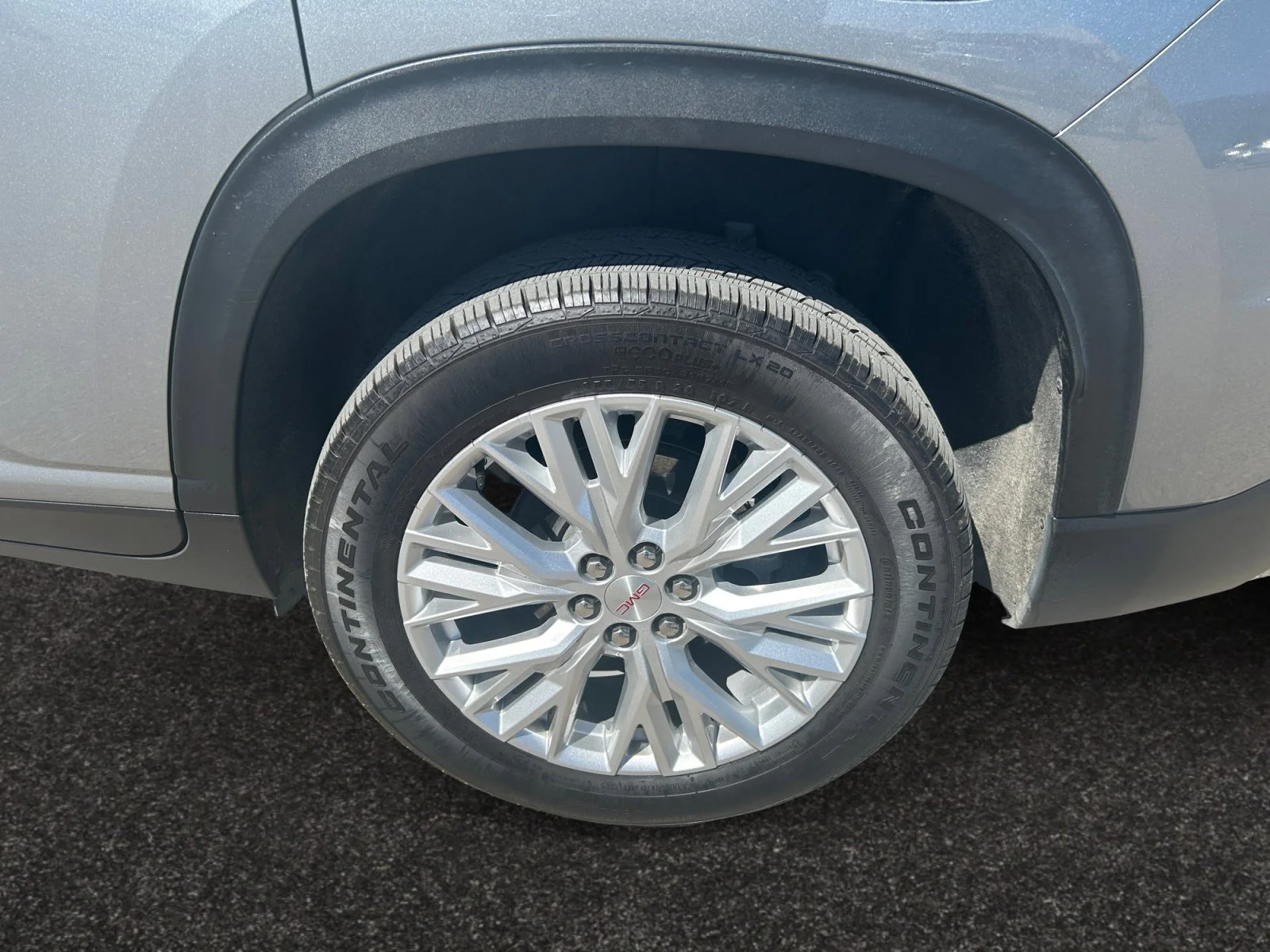 Used 2026 Silver GMC Elevation AWD image 9