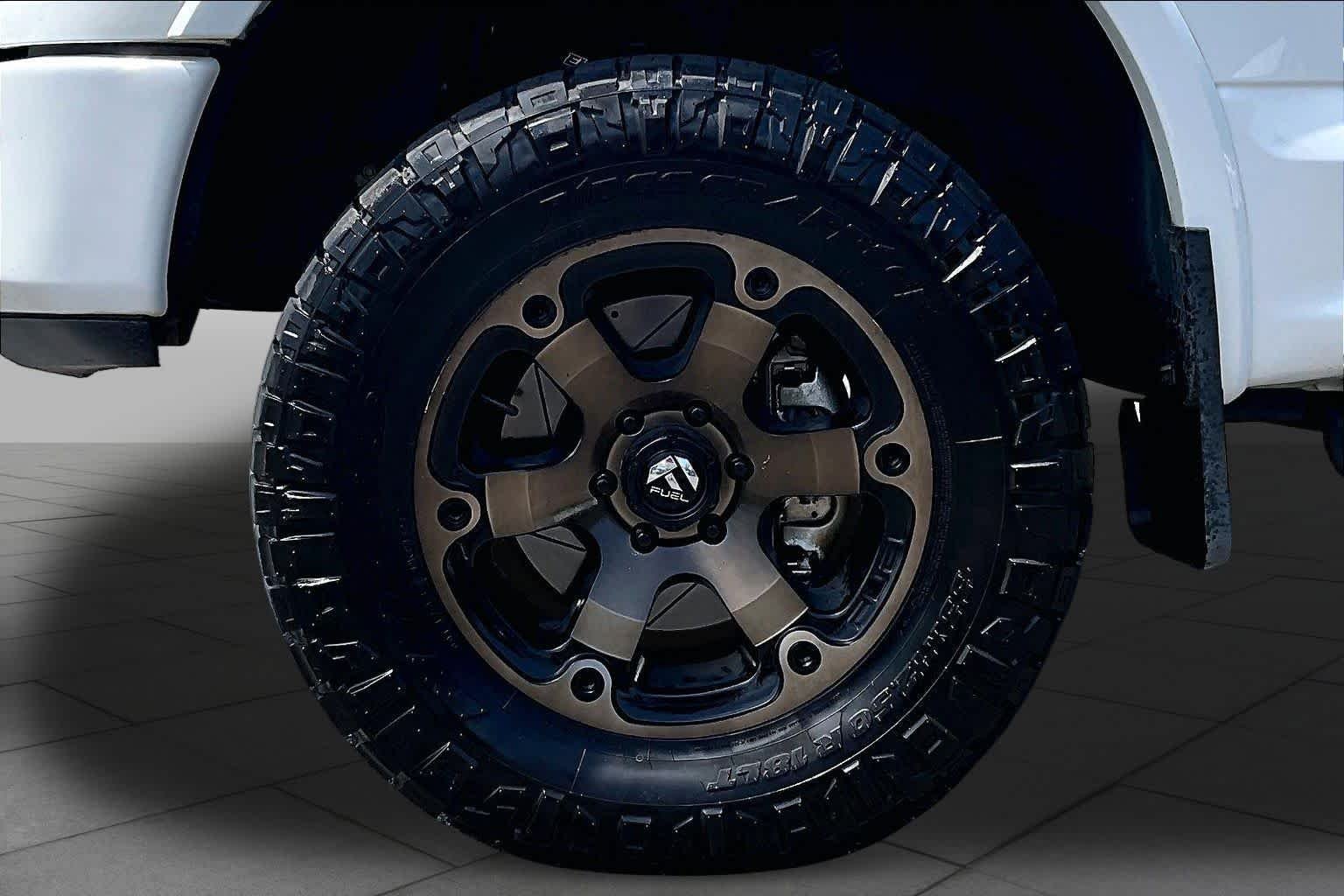 Used 2018 Oxford White Ford LARIAT image 11