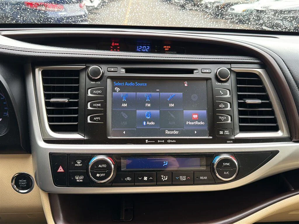 Used 2017 Blizzard Pearl Toyota XLE image 15