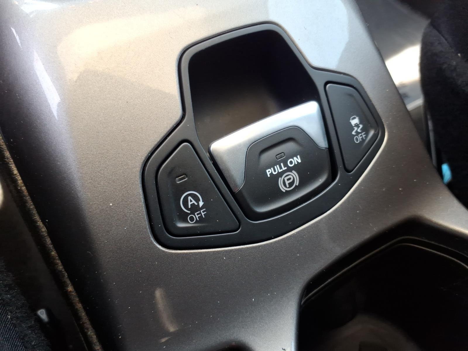 Used 2022 Alpine White Clearcoat Jeep Limited image 10