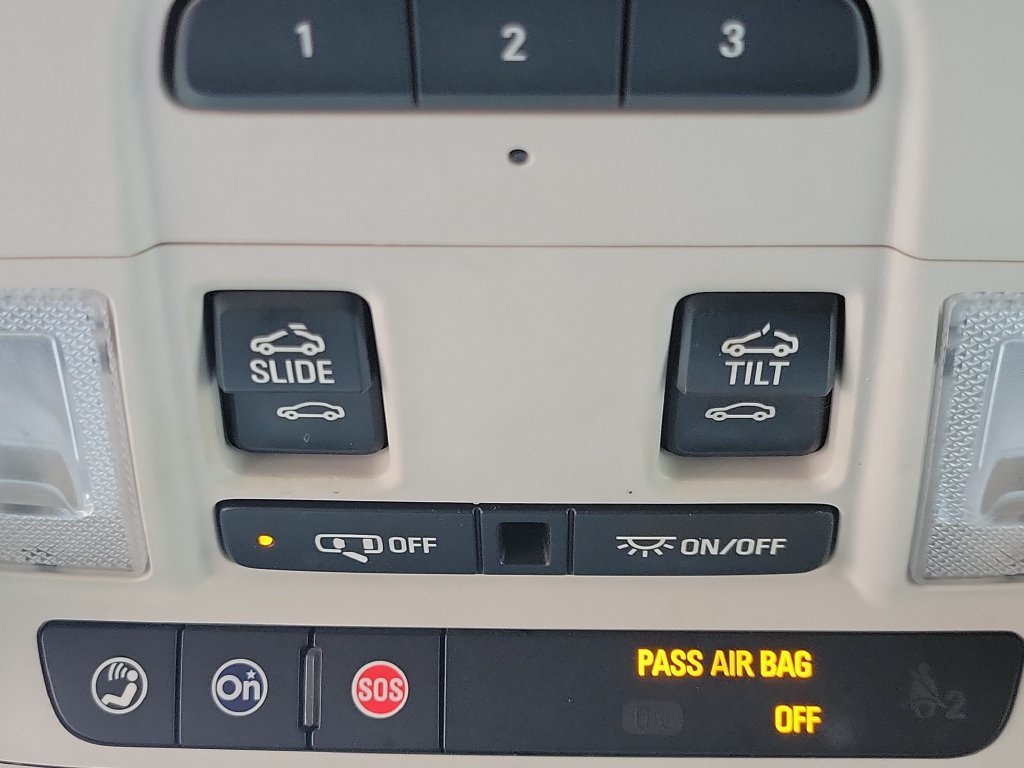 Used 2018 GRAPHITE METALLIC Chevrolet Premier image 33