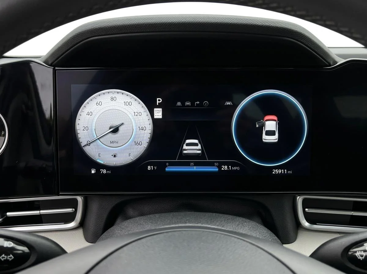 Used 2024 Ecotronic Gray Hyundai SEL image 14