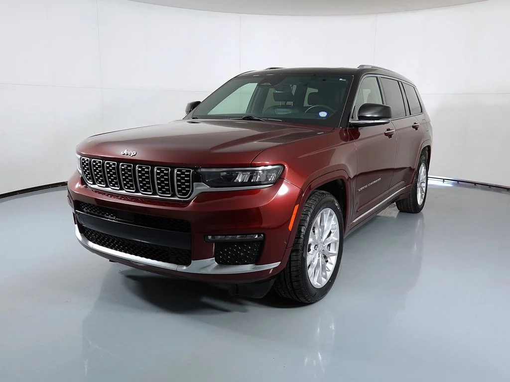Used 2021 Red Jeep Summit image 4