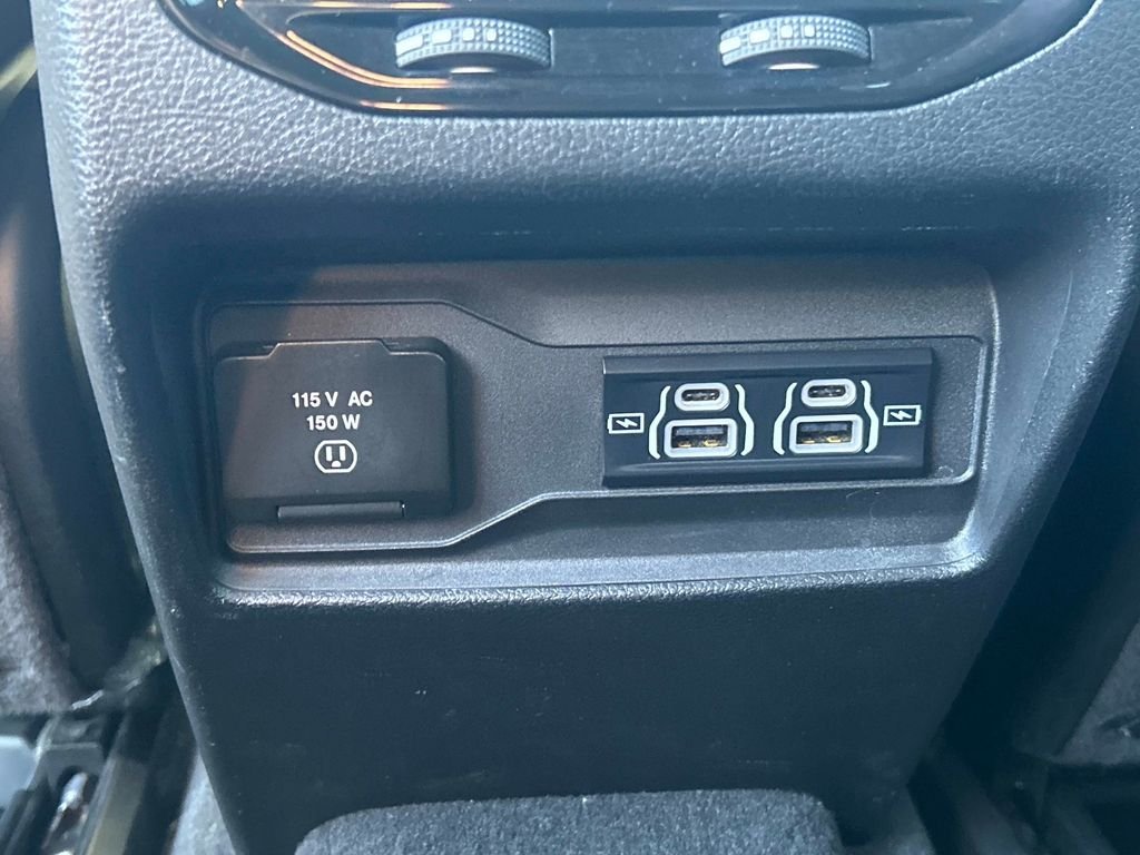 Used 2023 Black Jeep Altitude image 20