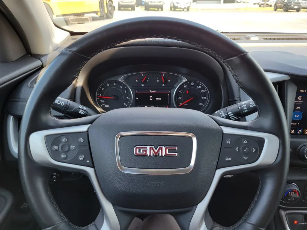 Used 2024 Summit White GMC SLT image 31