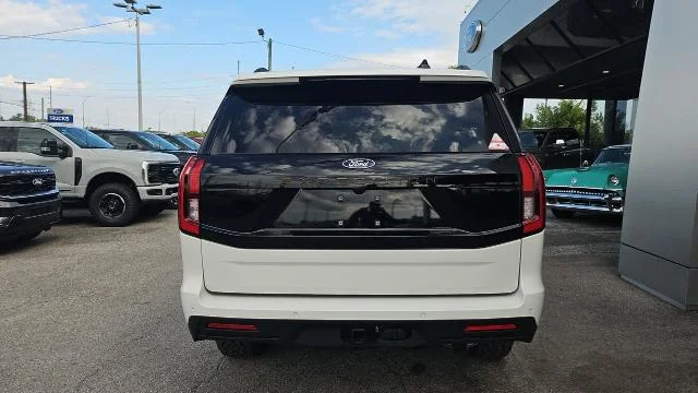 New 2027 Star White Metallic Tri-Coat Ford Tremor 4WD image 25