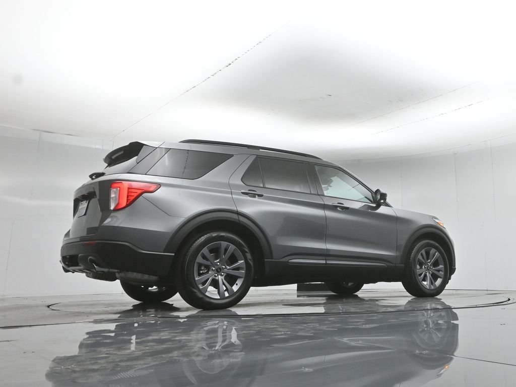 Used 2023 Gray Ford XLT image 51