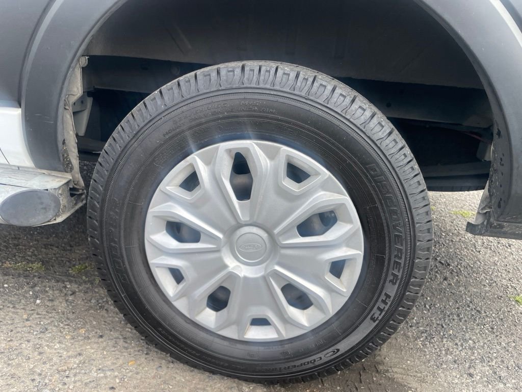 Used 2019 Oxford White Ford Base image 26