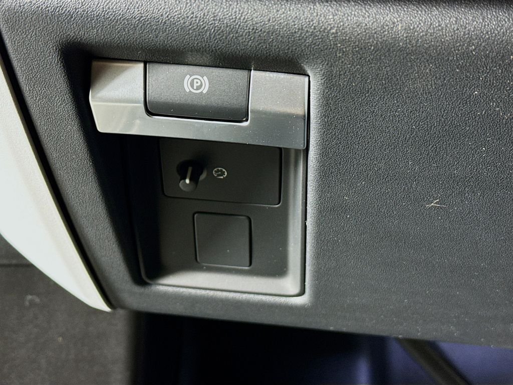 New 2026 Carpathian Grey Land Rover S image 11