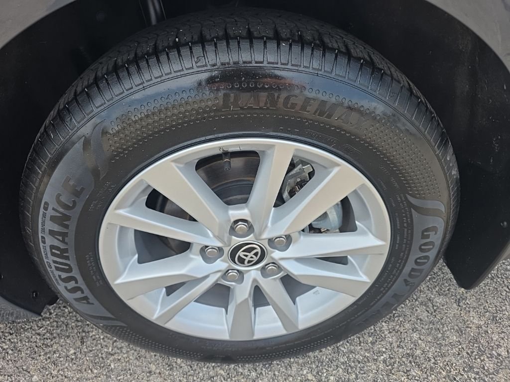 Certified Used 2025  Toyota LE image 7