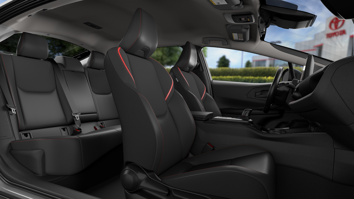 2026 Toyota Prius Plug-in Hybrid SE - Photo 35