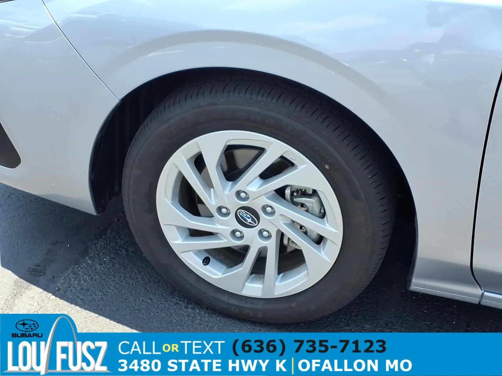 Used 2025 Ice Silver Metallic Subaru Base image 31