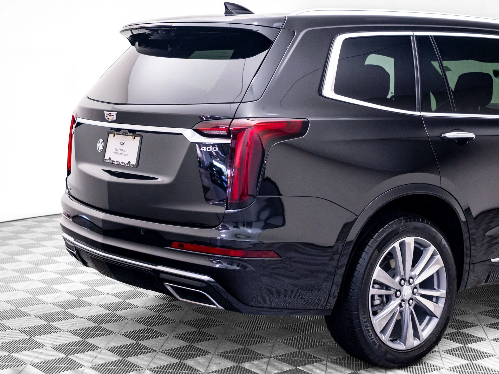 Used 2025 Black Cadillac Premium Luxury image 38